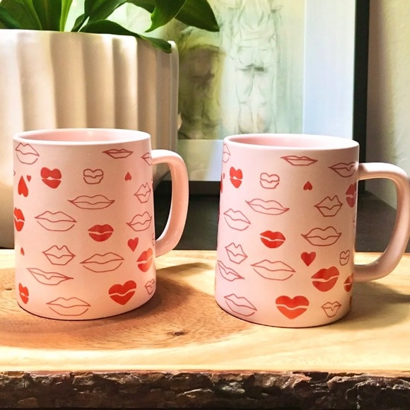 NWT Starbucks Pink Lips Valentine 2021 Mug SET